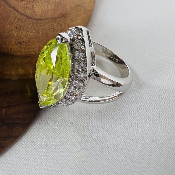 Vintage Ring Sz 7 Beautiful Green Clear Crystal CZ Oval Eye Silver Plate 1454 - Picture 12 of 16
